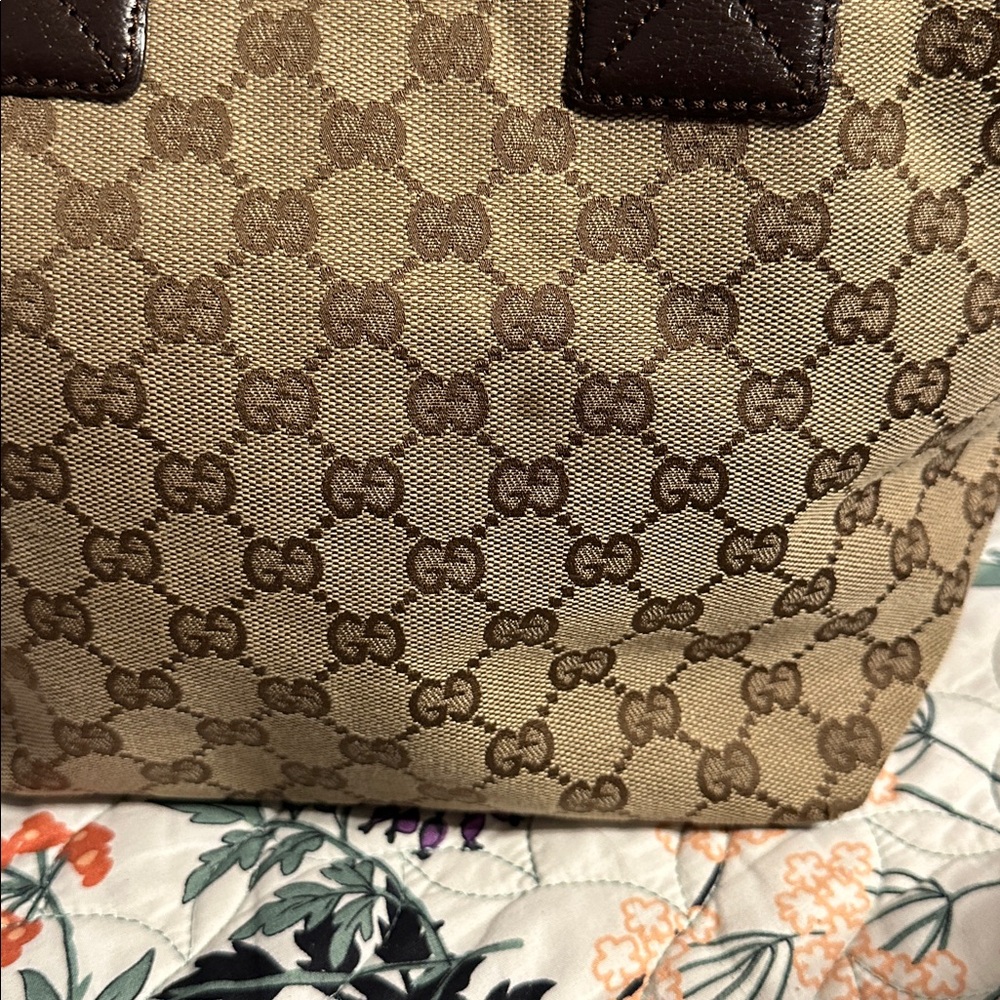 Vintage Gucci GG Sherry Tote - Picture 4 of 14
